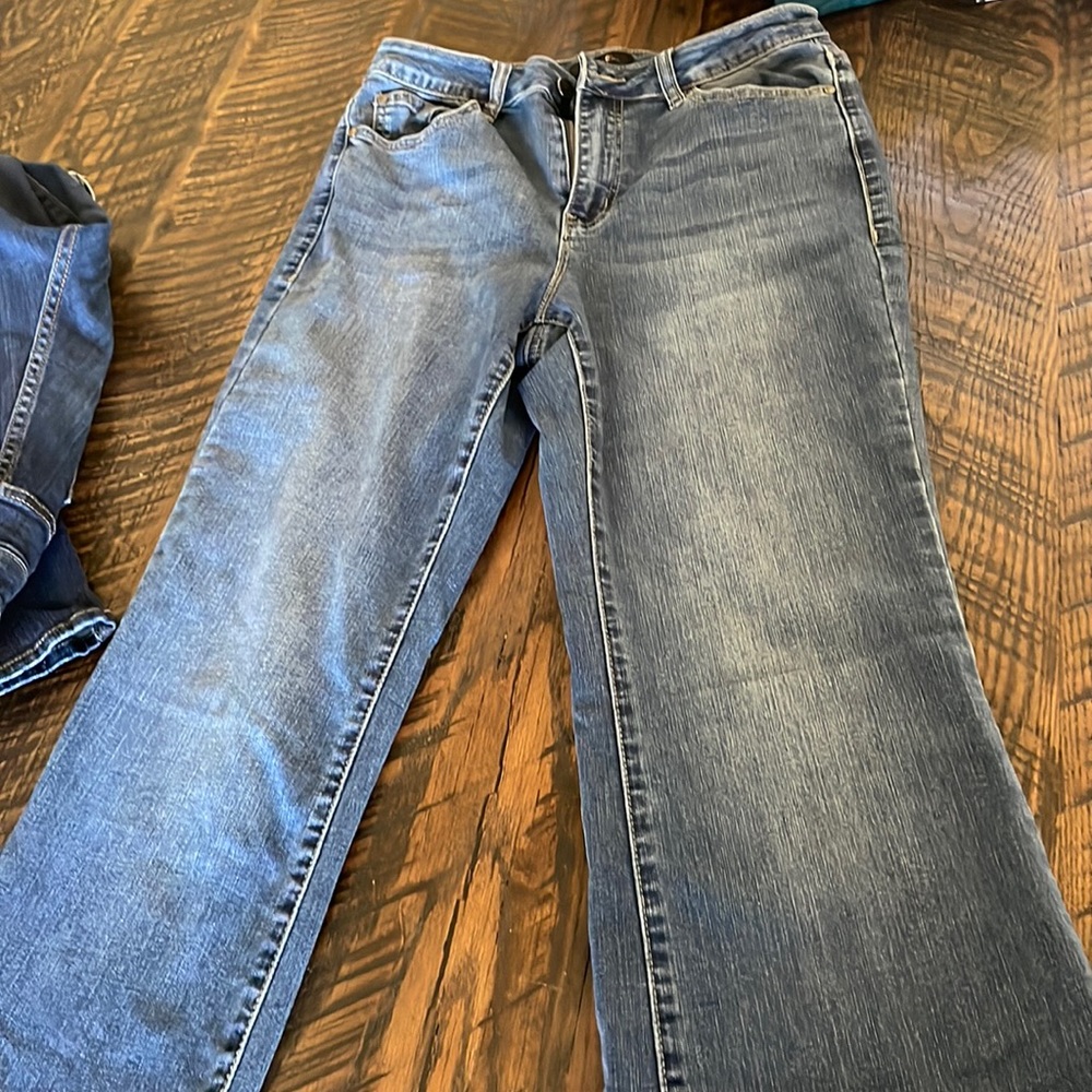 Earl Jeans size 8 Flare